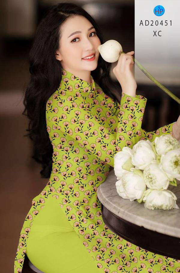 1621678552 260 vai ao dai mau moi vua ra (17)